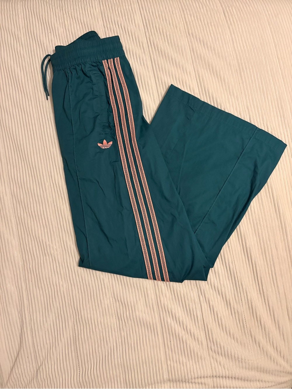 adidas Women’s Teal & Pink Track Pants Size Small + FREE Squishy 💕
